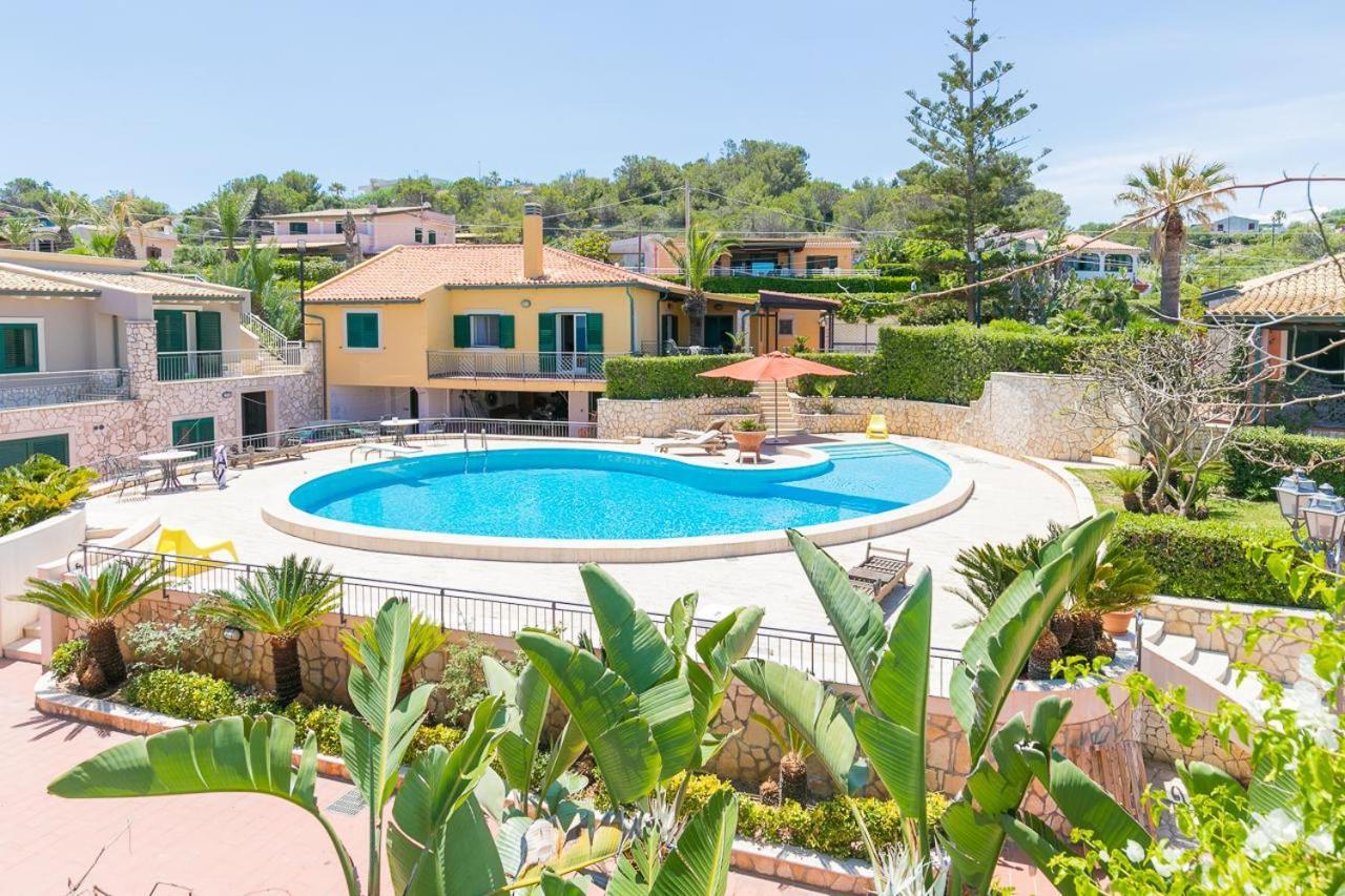 Fronte Spiaggia Zoe Villa Augusta Buitenkant foto
